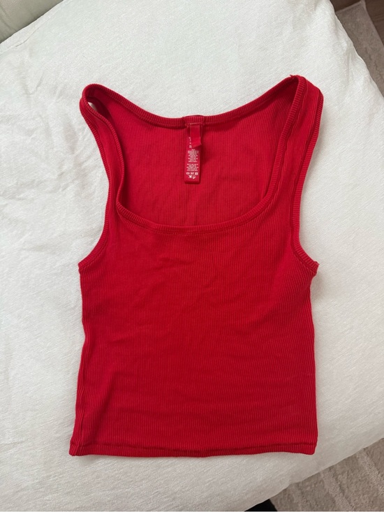 SKIMS Tops - SKIMS red ribbed tank top